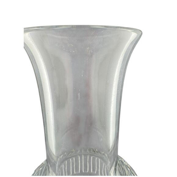 Vintage Baccarat Mid-Century Modern Crystal Vase with Weighted Fluted Base - Picture 4 of 7
